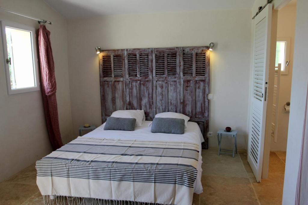 A Travers Champs Puyvert Habitación foto